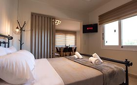 Demi'S Apartments Near Athen'S Airport